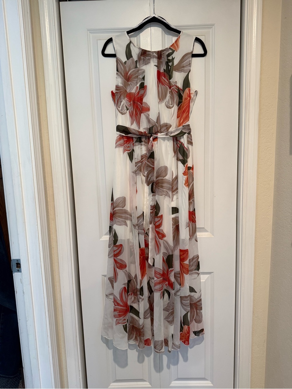 Sleeveless Floral Maxi Dress in Ivory with Red & Brown Blooms